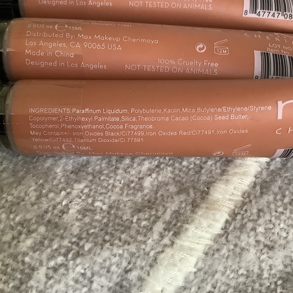 Max makeup Cocoa butter cream Lip Gloss - Picture 4 of 4